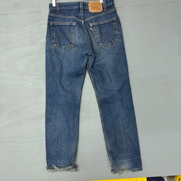 Vintage Levis 505 Regular Fit Jeans Mens 30x30 Medium Wash Blue Made in USA D - Picture 3 of 5